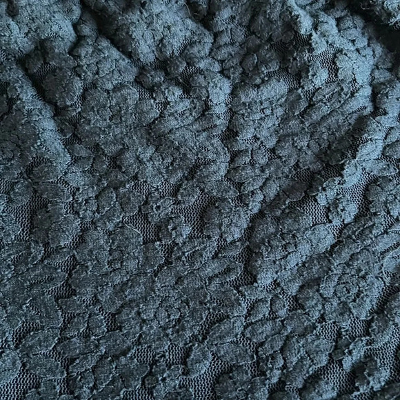 MM59 Hollister navy strapless embroidered lace front ruffled bottom top - Picture 2 of 9